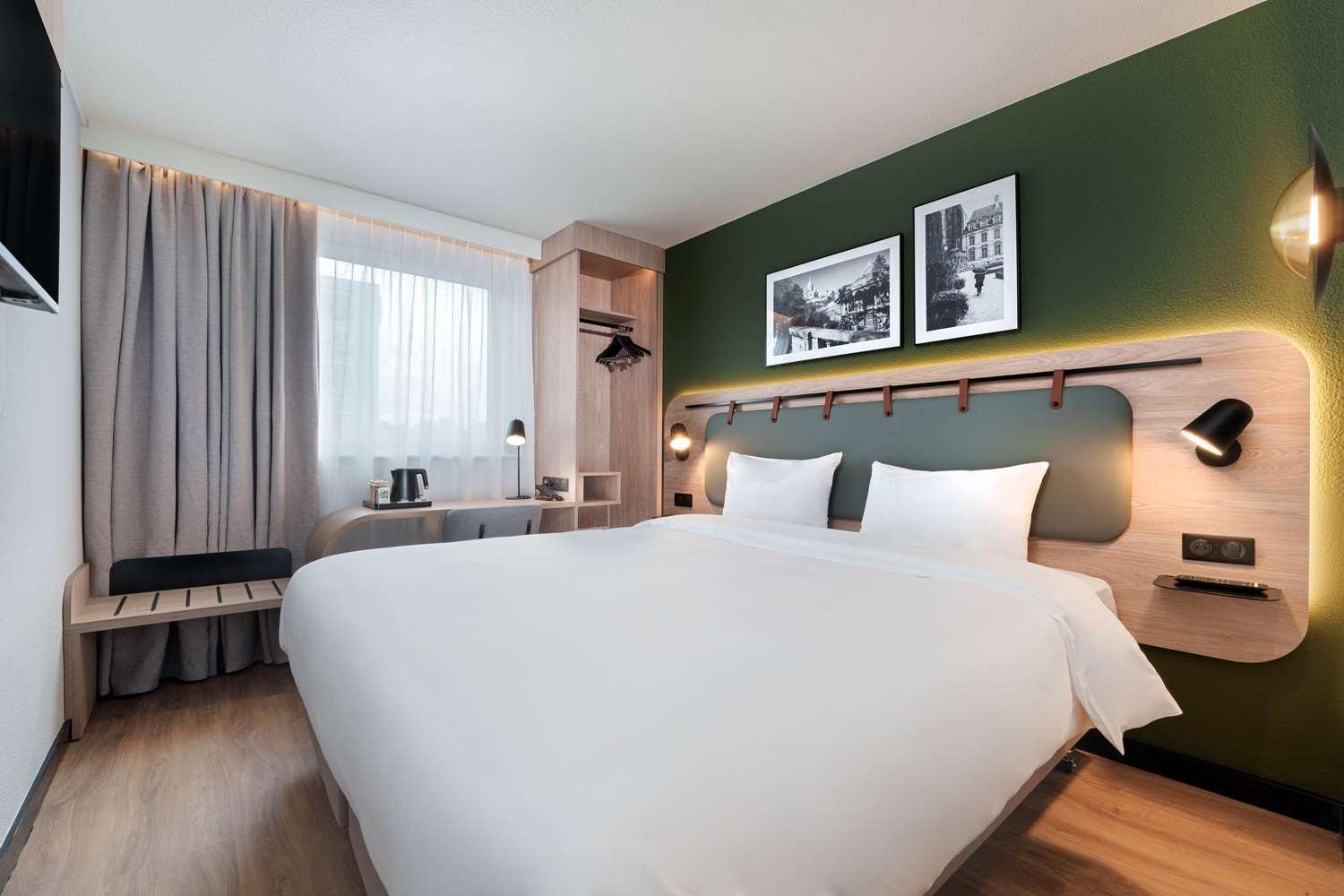 กัมปานีเล มาร์น ลา วายี บุสซี แซ็ง ฌอร์ช Hotel ภายนอก รูปภาพ